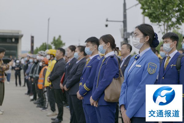 2023年全国交通安全反思日在郑州客运北站举行