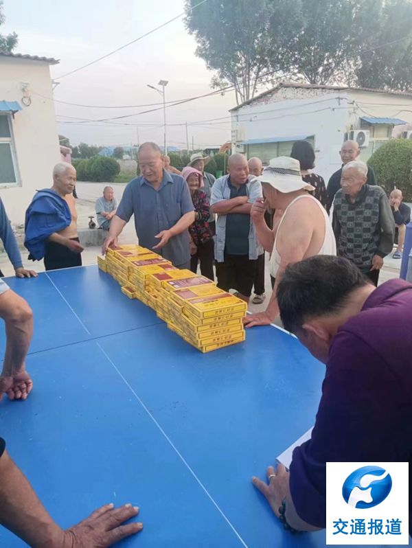 万强科技董志永、董银辉：心系家乡 爱心捐赠